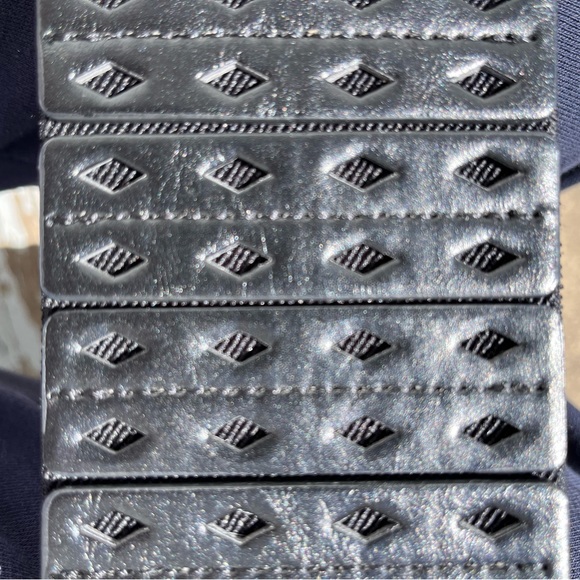 Beltiscool Brand Black Leather Expandable Belt in S/M - Picture 8 of 11